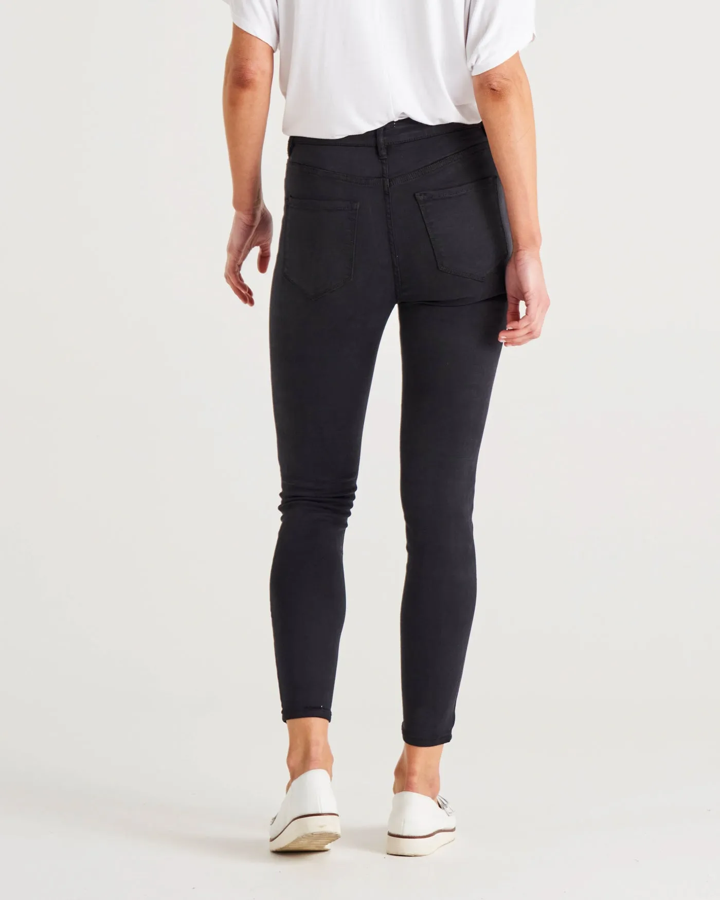 Betty Essential Jeans - Black