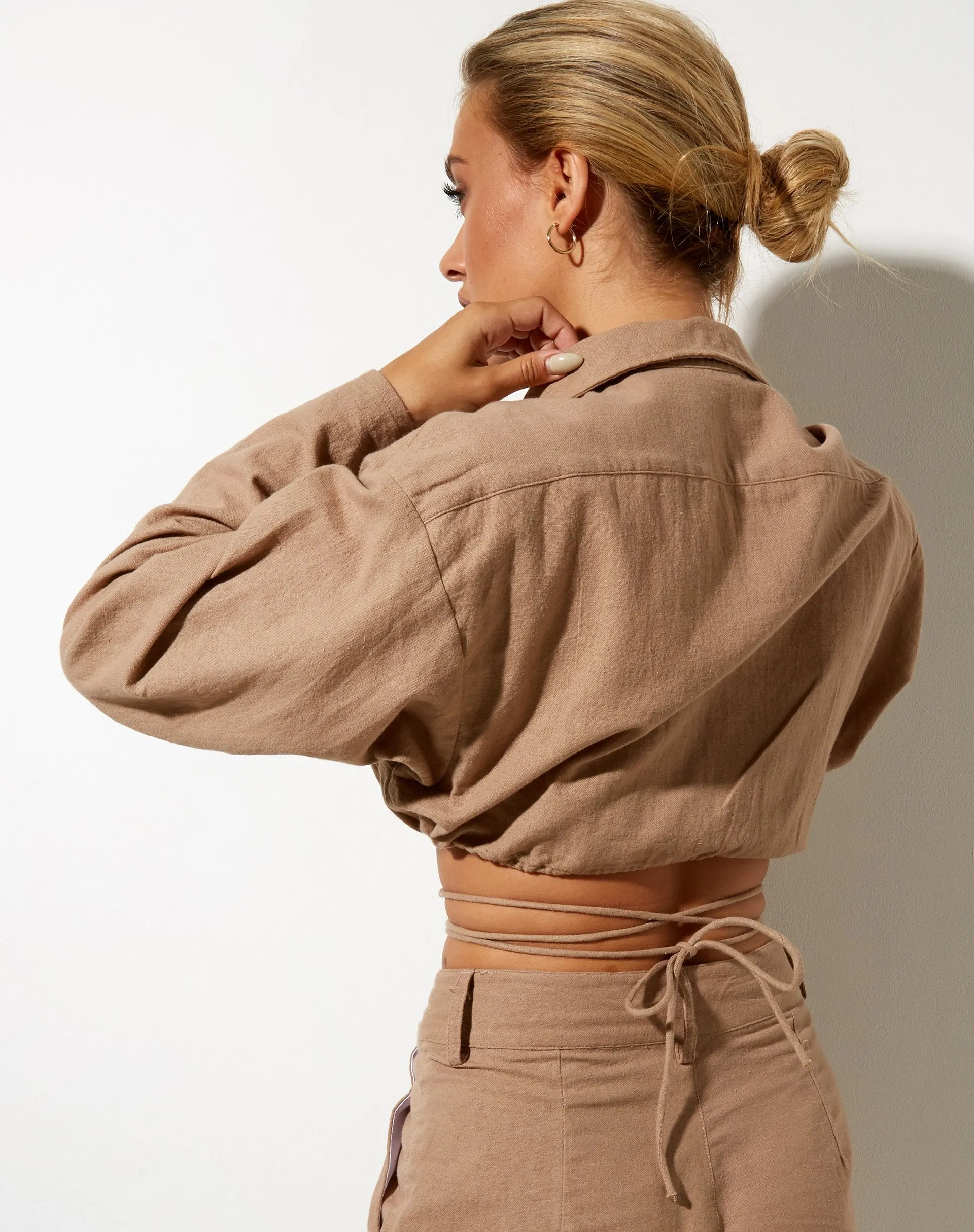 Elisa Cropped Shirt in Rami Biscuit