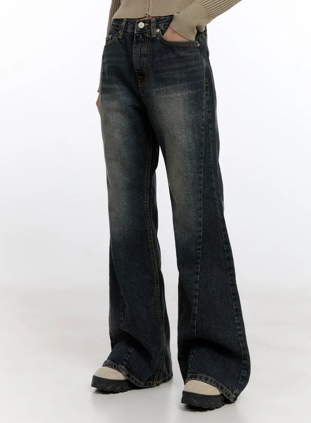 Sasha Washed Flared Jeans CN421